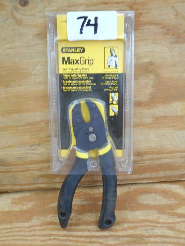 lot 74 image: Unused Stanley MaxGrip Self-Adjusti...