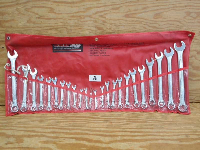 lot 76 image: Unused Grip 24-Piece Metric & SAE W...