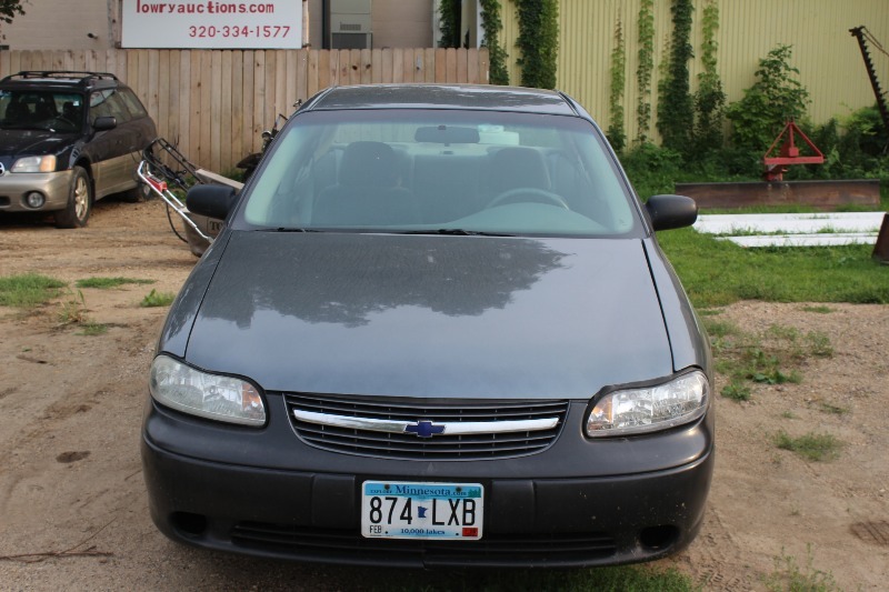 lot 2 image: 2003 Chevrolet Malibu - Engine Knock - Will be able to drive onto a trailer -