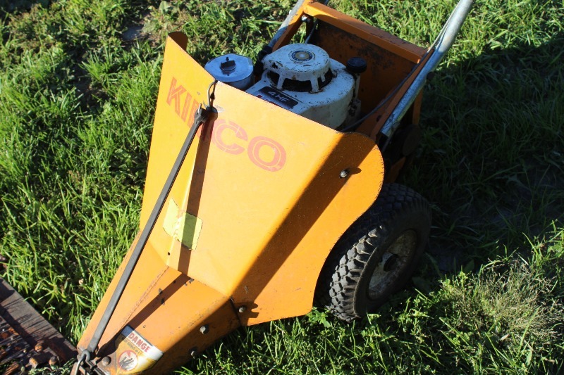 lot 8 image: Kinco 4 Hp Sickle Mower