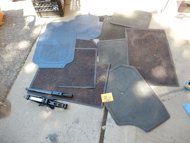 lot 32 image: Car Mats