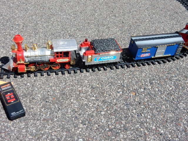 lot 34 image: INFRA RED Toy Train