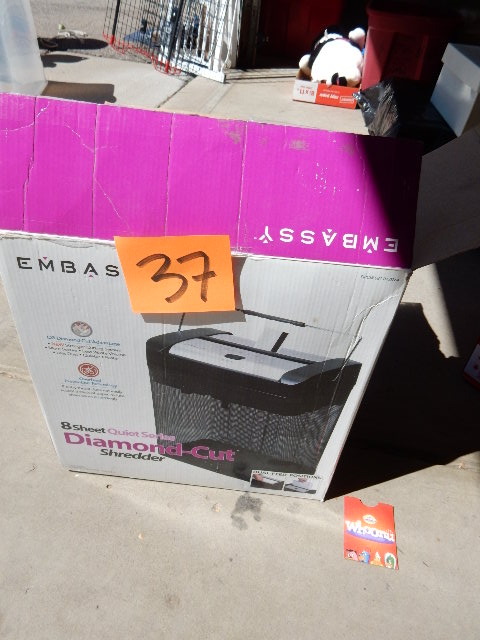 lot 37 image: Embassy paper Shredder