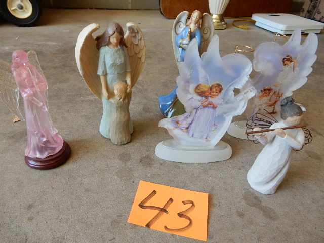 lot 43 image: Angels