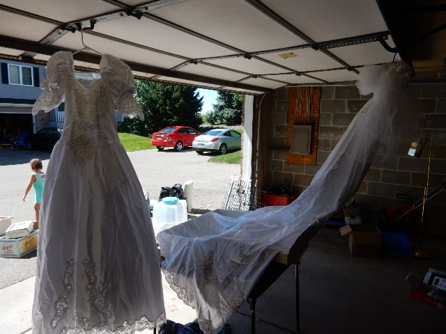 lot 101 image: Wedding Dress.. Size 10