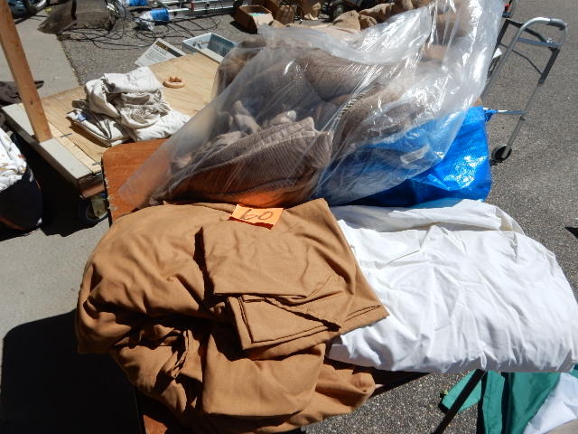 lot 60 image: King size Lt Brown Comforter, Microfibre Sheets