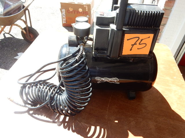 lot 75 image: Black Cat Air Compressor