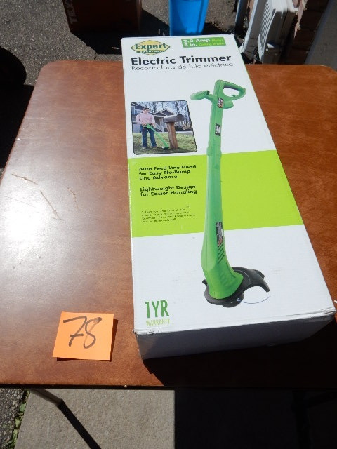 lot 78 image: Electric Trimmer