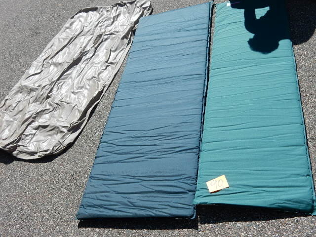 lot 90 image: 3 Air Mattresses