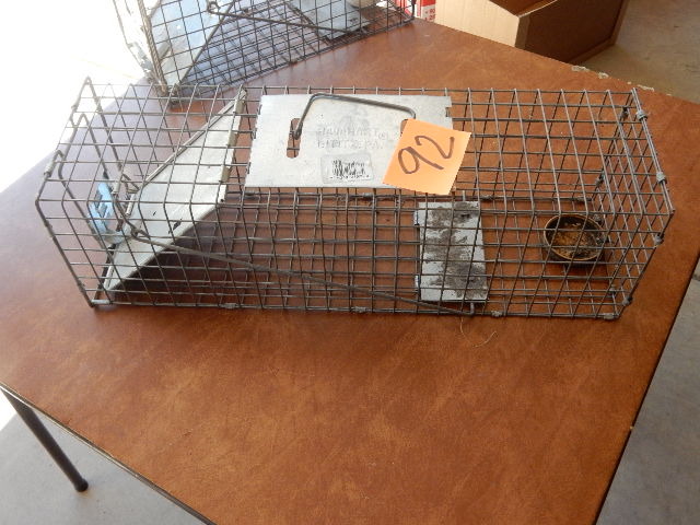 lot 92 image: Havahart live animal Trap, 24 in