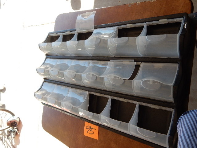 lot 95 image: Plastic Storage Cabinet