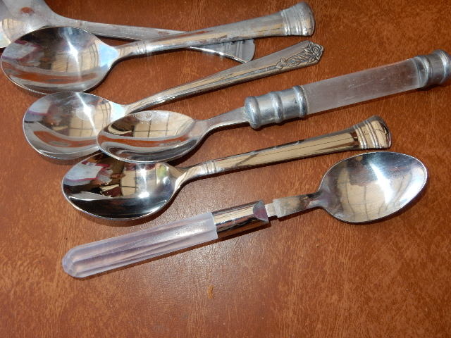 lot 13 image: Silverware
