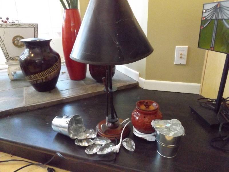 lot 8 image: Crystal Pieces, Lamp, Candle Warmer