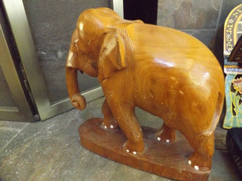 lot 29 image: Wood Elephant Carving