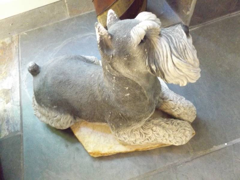 lot 31 image: Terrior on Piece of Marble