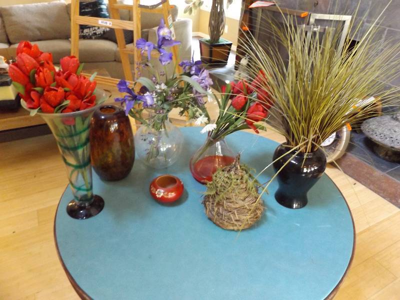 lot 42 image: Glass Vases and Flowers