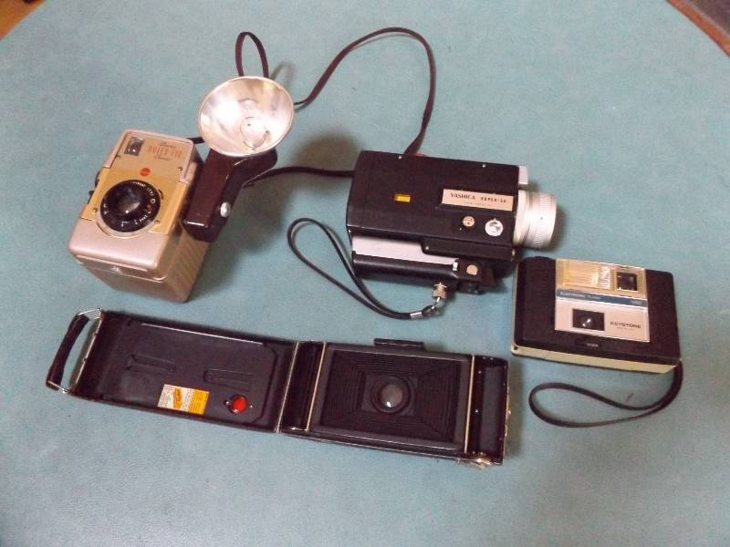 lot 58 image: Vintage Cameras