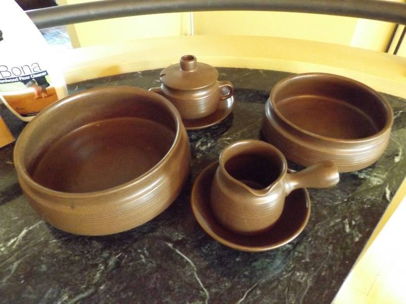 lot 86 image: Brown Stoneware