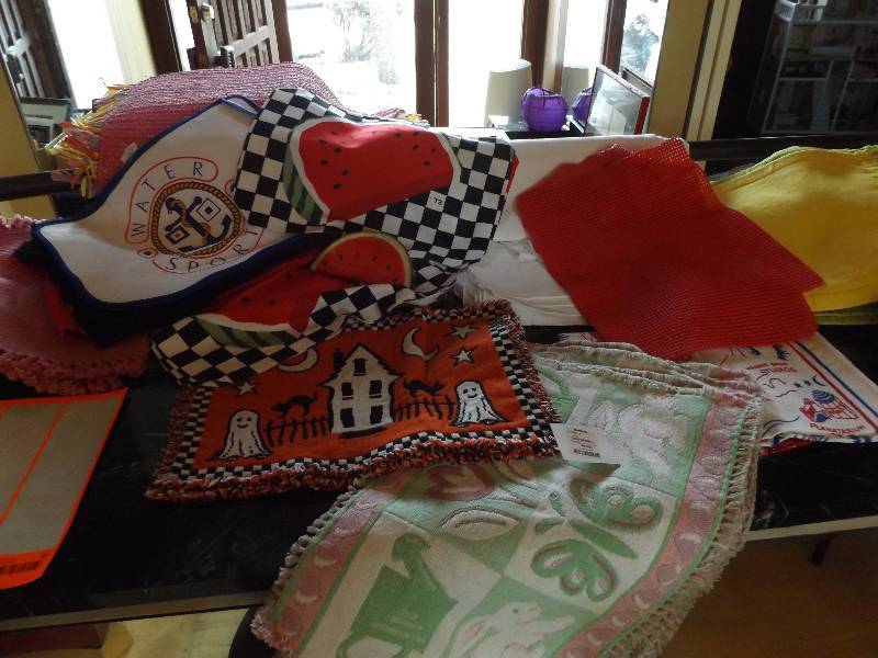 lot 90 image: Tablecloths, Placemats