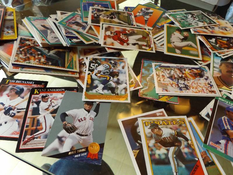 lot 107 image: Baseball Cards