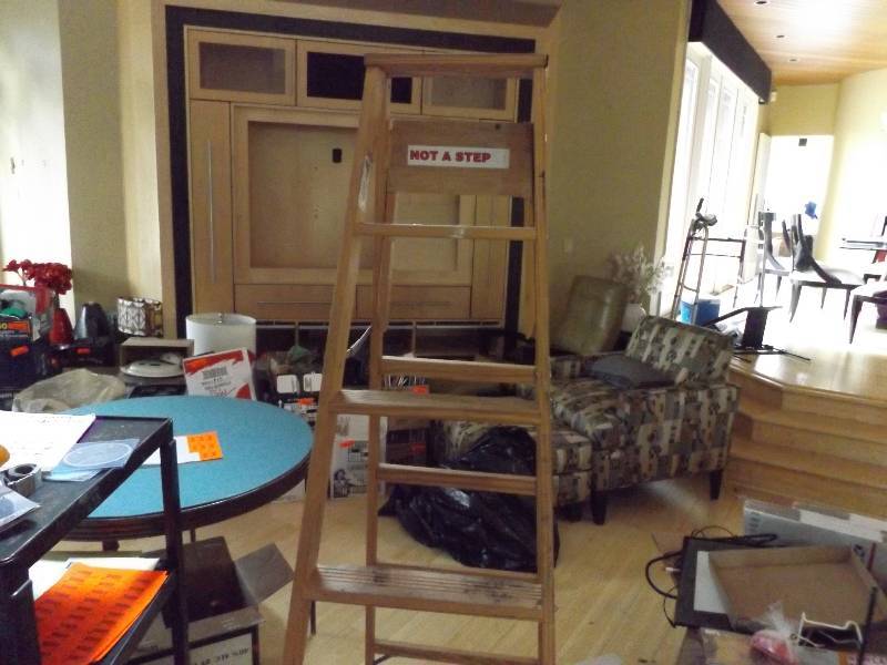 lot 113 image: 6 Wood Stepladder