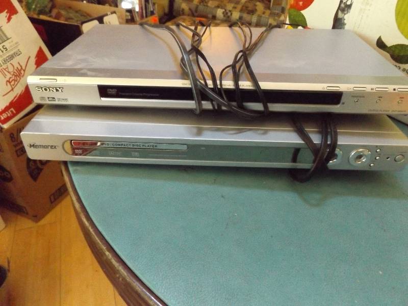 lot 156 image: Memorex and Sony DVD Players