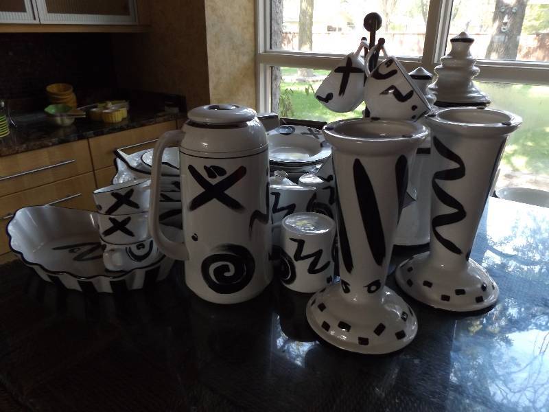 lot 165 image: Mikasa Dish Set