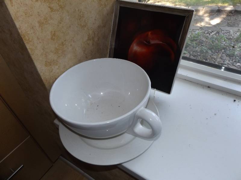 lot 167 image: 12 Cup and Saucer, Dog Food Container
