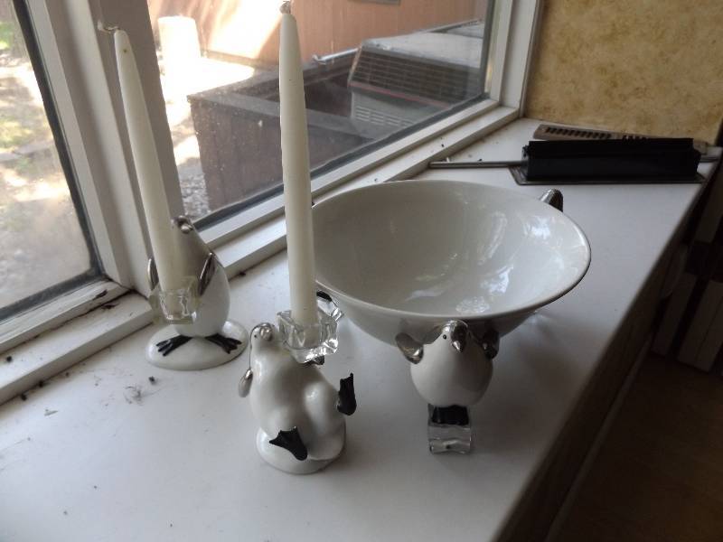 lot 168 image: Christmas Bowl, Candleholders