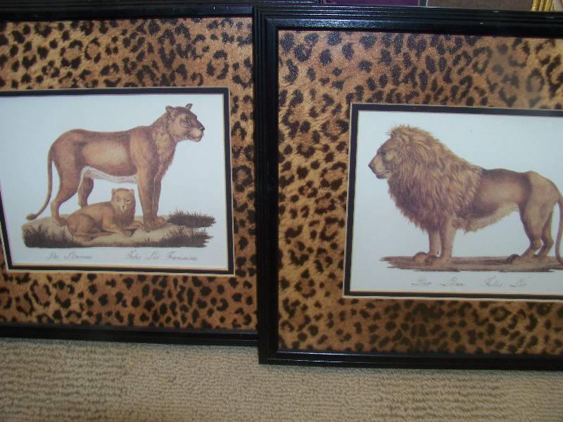 lot 158 image: Five pictures - Animals