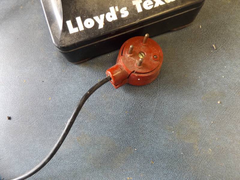 lot 509 image: Loyds Texaco Vintage Rotary Phone