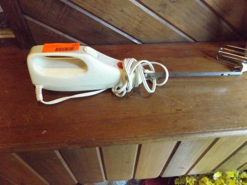 lot 134 image: 2 Hand Mixers, Electric Knife