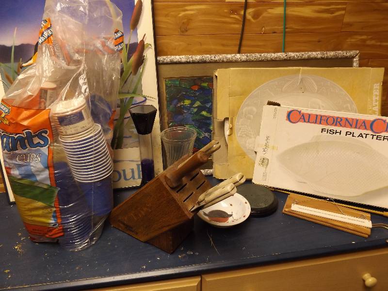 lot 380 image: Platters, Wall Hangings, Knife Block with Knives, more