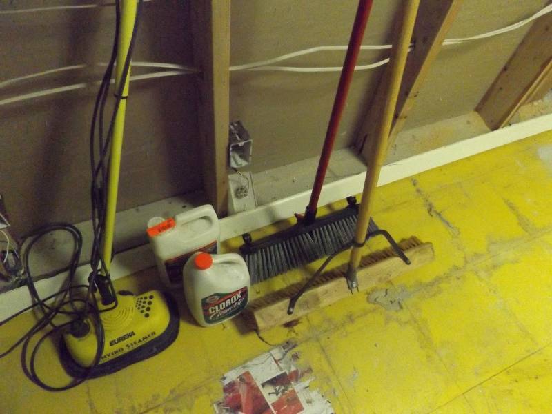 lot 393 image: Enviro Steam Cleaner, Cleaning Supplies, Push Brooms