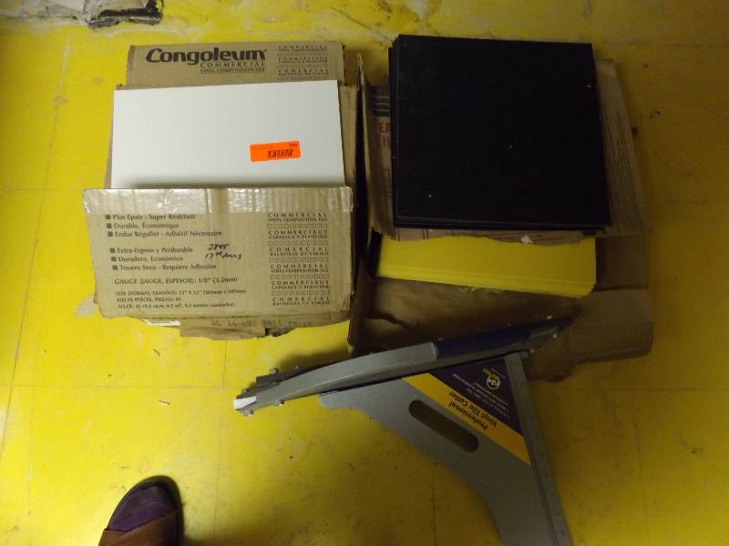 lot 394 image: Professional Vinyl Tile Cutter, Tiles