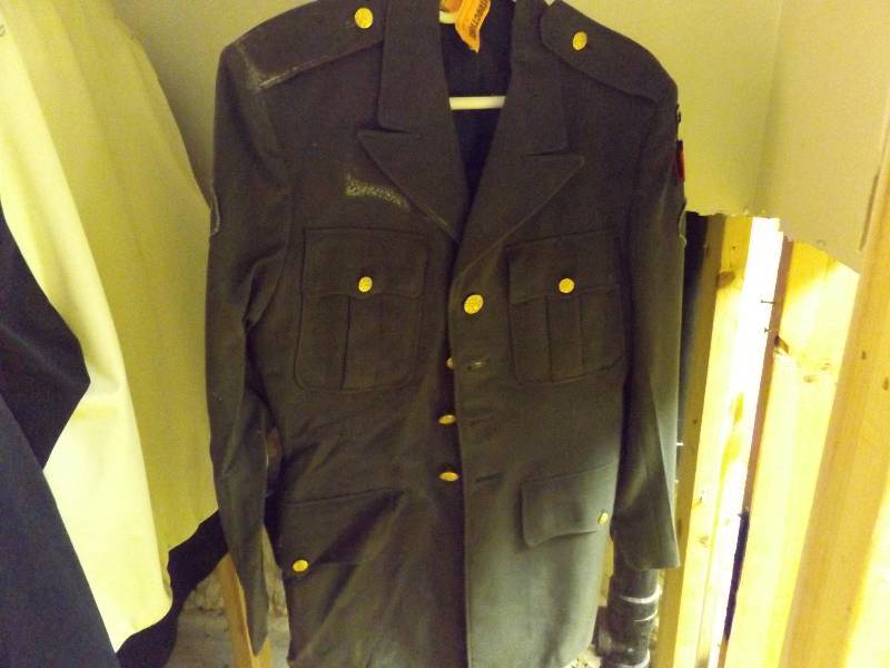 lot 399 image: Military jacket