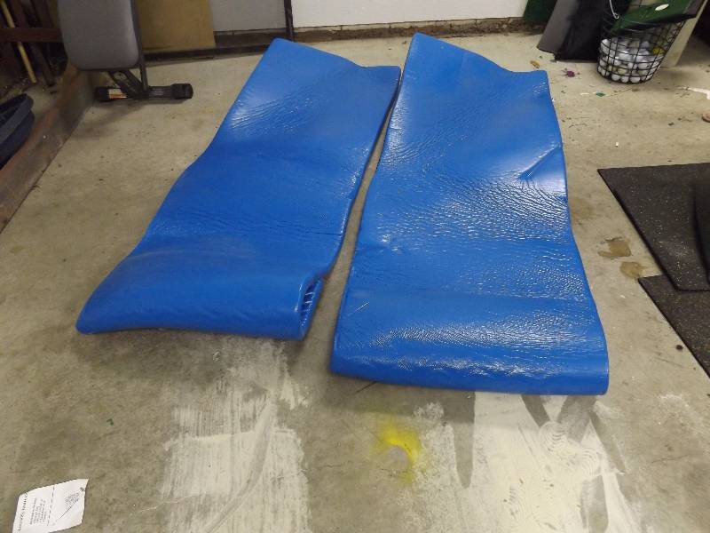 lot 408 image: Pool Float Loungers