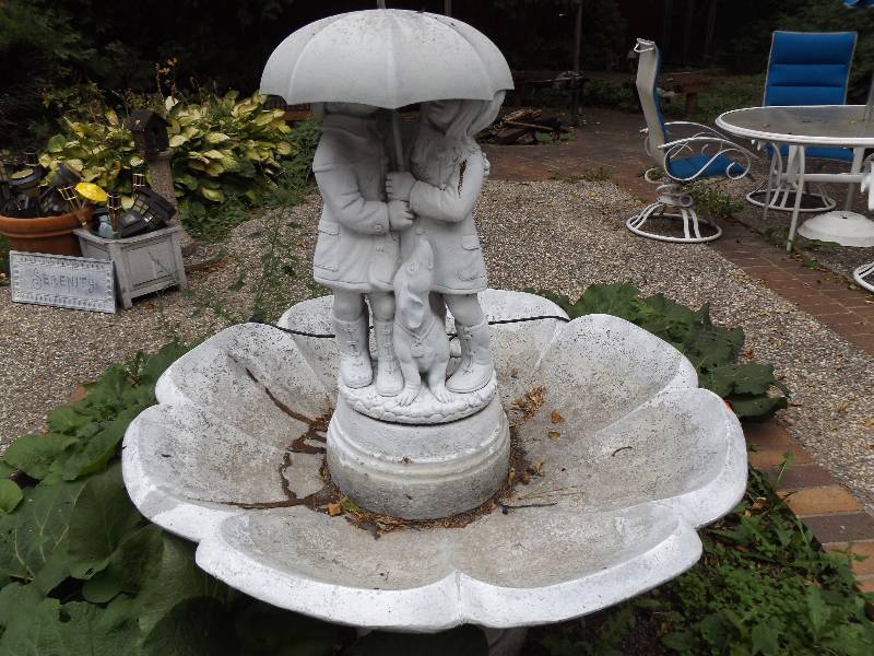 lot 596 image: Outdoor Fountain