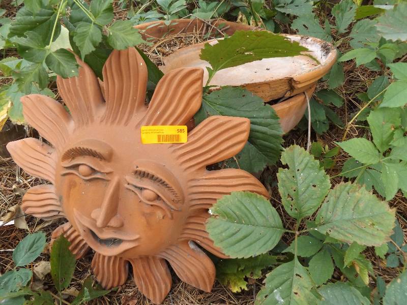 lot 585 image: Clay Planter 18 x 17 and Sunburst