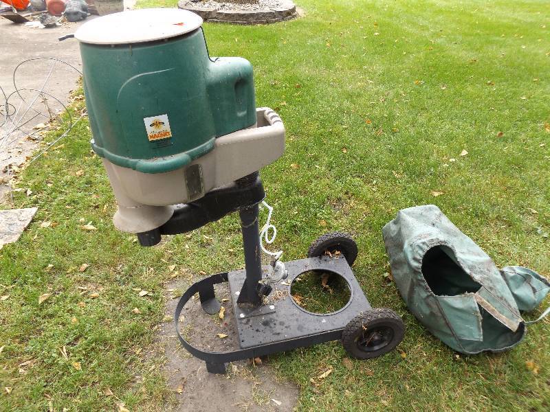 lot 566 image: Mosquito Magnet and Cover, No Tank