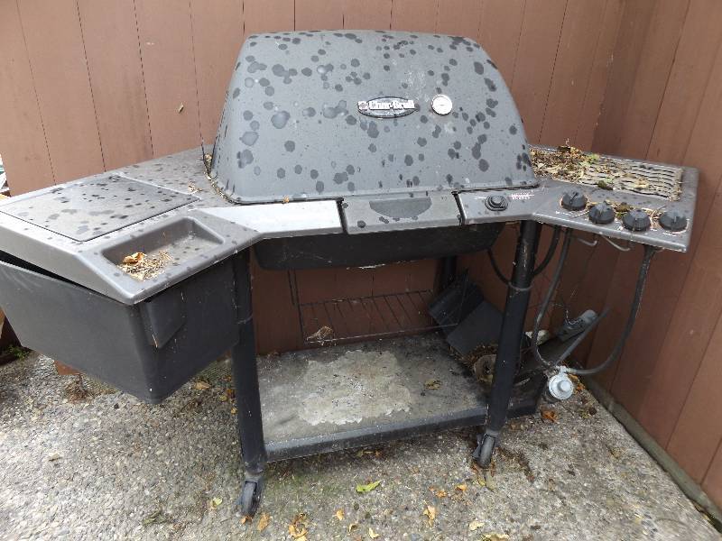 lot 556 image: Char-Broil Cooking Zone Grill