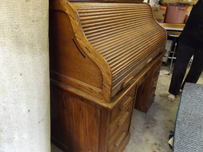 lot 414 image: Roll Top Desk