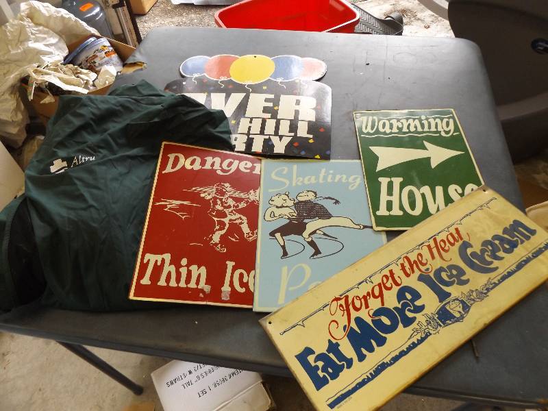 lot 512 image: Metal Signs, Birthday Dcor