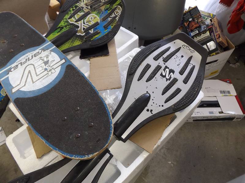 lot 366 image: Skateboards