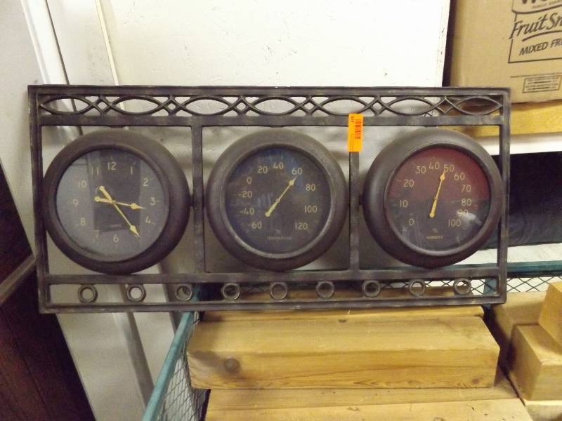 lot 475 image: Metal Time, Temperature and Humidity Dcor