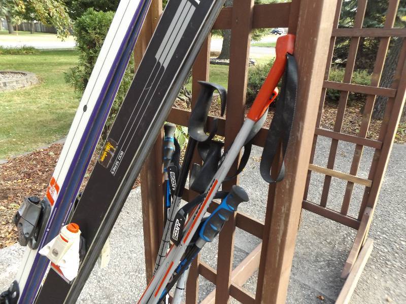lot 415 image: Skis and Ski Boots