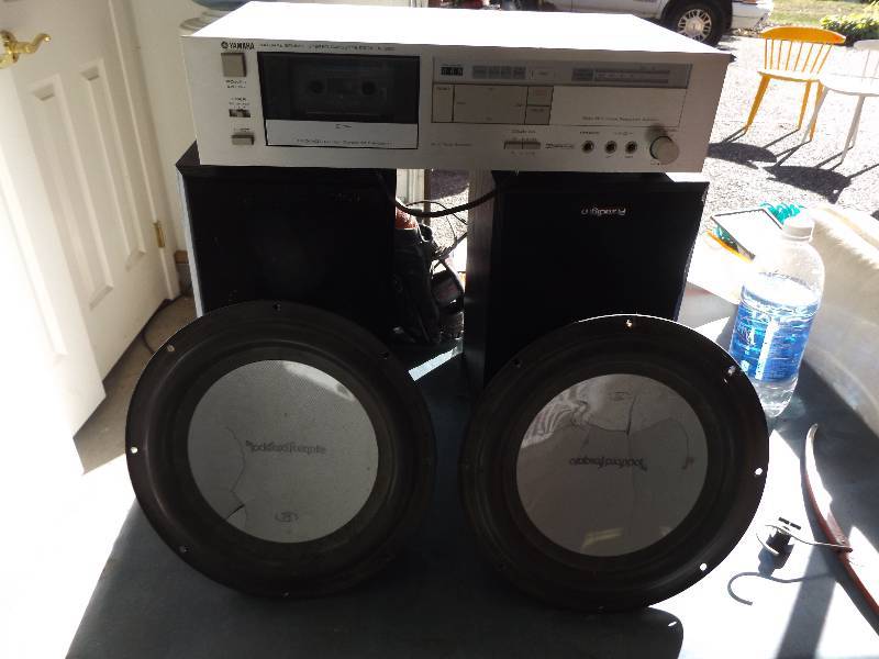 lot 420 image: Yamaha Cassette Player and Turntable with 2 Panasonic Speakers