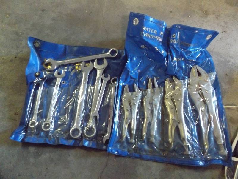 lot 471 image: Water Pump Pliers and Vise Grips