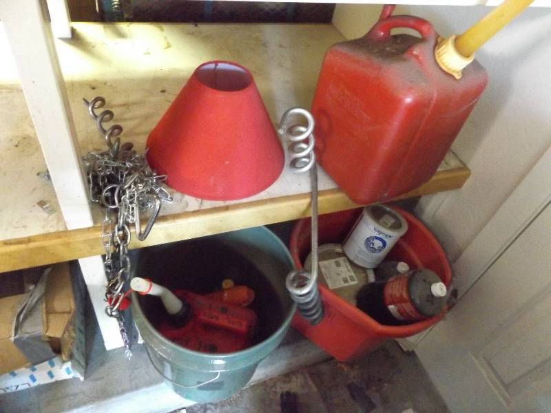lot 454 image: Gas Cans, Propane Bottles, more