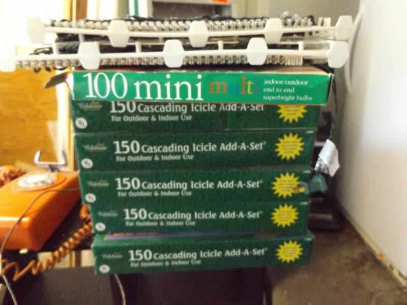lot 458 image: 8 Christmas Light sets